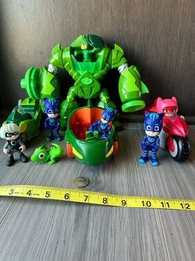 Green Gekko Pj Mask Mega Playset with Figures
